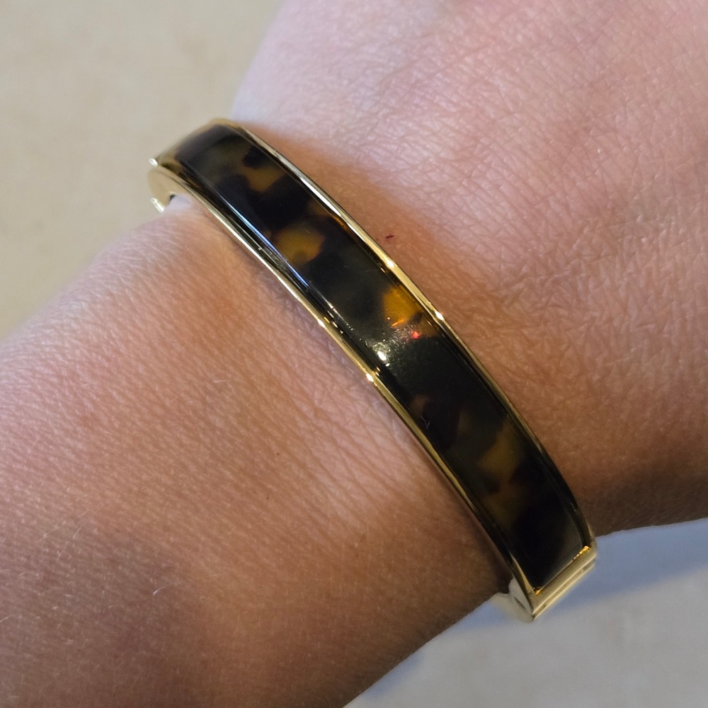 J.Crew Tortoise Shell Bangle Bracelet Gold Tone Resin Inlay Hinged Clasp Womens